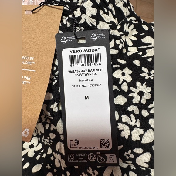 NWT Vero Moda Women’s VMeasy Joy Maxi Slit Skirt WVN GA Black / Sika Size M New - Picture 4 of 7